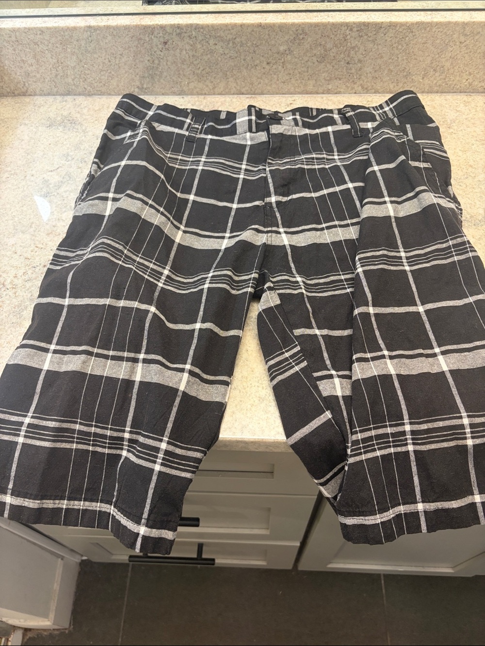 Men's Black Plaid Cargo Shorts